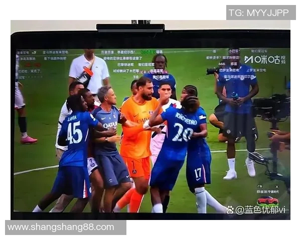 聚焦足球球星卡虾米收藏热潮探秘球迷文化与价值背后的故事